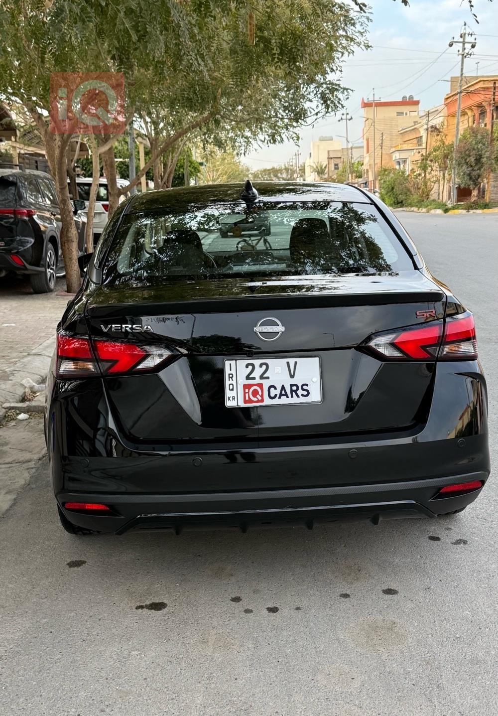 نيسان فيرسا